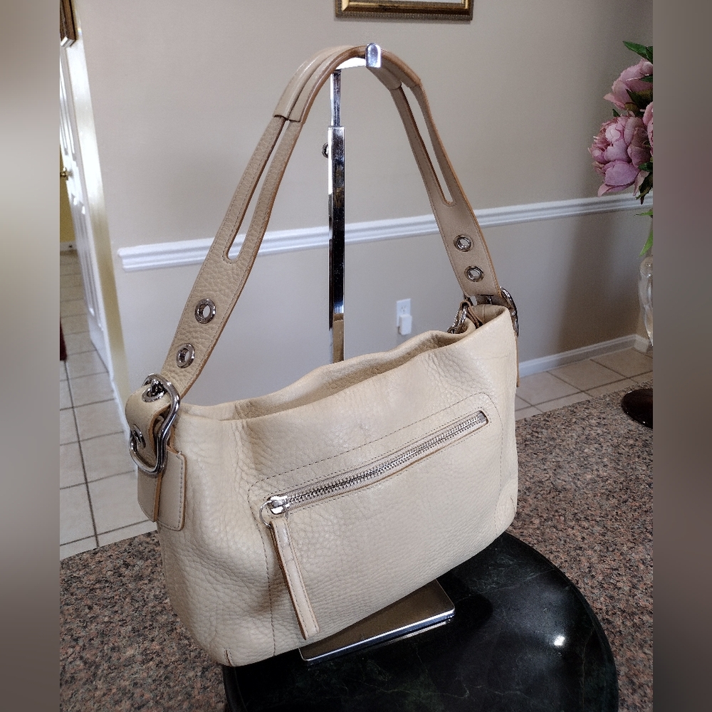 Coach East West Tassel Pebble leather beige Shoulder bag - Picture 7 of 17